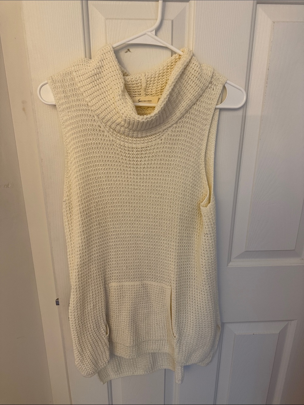 Vince Camuto Cream Sleeveless Cowl Neck Knit Vest